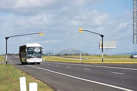 Ómnibus de Cot en la Interbalnearia - Departamento de Maldonado - URUGUAY. Foto No. 62039