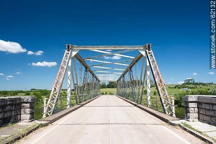 Uno de los puentes sobre el río Yí en ruta 6 - Departamento de Durazno - URUGUAY. Foto No. 62132