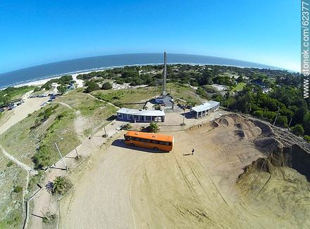 Obelisk and bus terminal on the beach - Department of Canelones - URUGUAY. Foto No. 62377