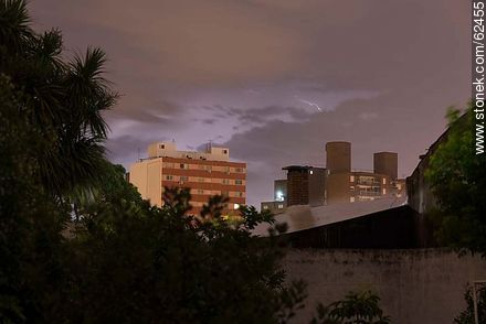 Tormenta en la noche - Departamento de Montevideo - URUGUAY. Foto No. 62455