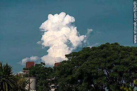 Cumulus nimbus afternoon -  - MORE IMAGES. Photo #62451