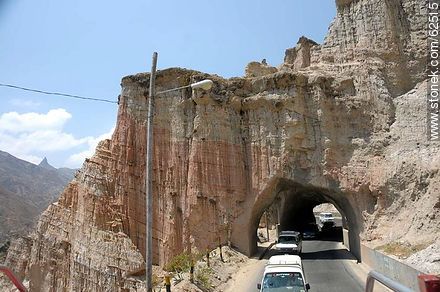 Pasajes de la ruta a través de los cerros - Bolivia - Otros AMÉRICA del SUR. Foto No. 62515