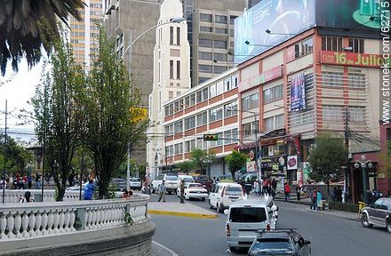Roundabout 16 de Julio Avenue around the Plaza del Estudiante - Bolivia - Others in SOUTH AMERICA. Photo #62715