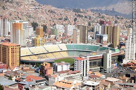 Vista aérea de la capital desde el mirador Killi Killi. Estadio Hernando Siles - Bolivia - Otros AMÉRICA del SUR. Foto No. 62662