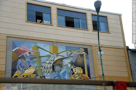 Mural artístico en un edificio - Bolivia - Otros AMÉRICA del SUR. Foto No. 62813
