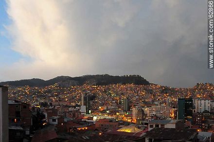 Vista de edificios, montañas, casas - Bolivia - Otros AMÉRICA del SUR. Foto No. 62866