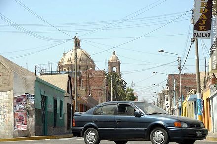Calle Callao. Cúpulas de la Catedral de Tacna - Perú - Otros AMÉRICA del SUR. Foto No. 63216