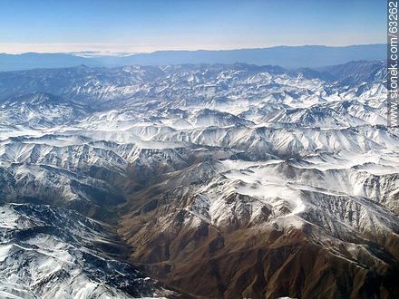 La Cordillera de los Andes con picos nevados - Chile - Otros AMÉRICA del SUR. Foto No. 63262