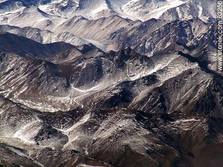 La Cordillera de los Andes con picos nevados - Chile - Otros AMÉRICA del SUR. Foto No. 63256