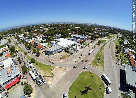 Foto aérea de Avenida Italia y Avenida Bolivia hacia el oeste - Departamento de Montevideo - URUGUAY. Foto No. 63379