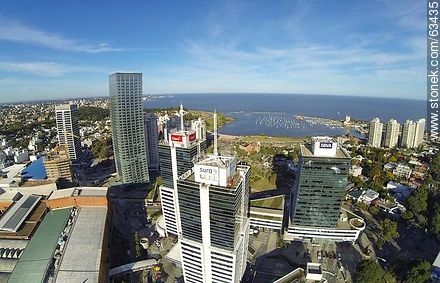 Vista aérea de las torres del World Trade Center Montevideo - Departamento de Montevideo - URUGUAY. Foto No. 63435