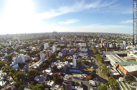 Vista aérea de los barrios Pocitos y Buceo hacia el norte - Departamento de Montevideo - URUGUAY. Foto No. 63441