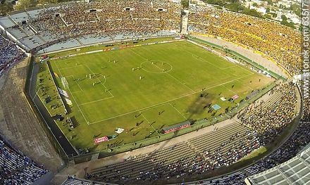 Estadio Centenario. April 27, 2014. Clausura championship. Peñarol 5 - 0 Nacional -  - URUGUAY. Foto No. 63517
