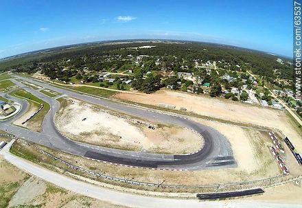 Vista aérea del Autódromo Víctor Borrat Fabini en El Pinar - Departamento de Canelones - URUGUAY. Foto No. 63537