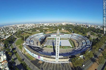 Vista aérea del Estadio Centenario. Preparativos para el recital de Paul McCartney el 19 de abril de 2014 - Departamento de Montevideo - URUGUAY. Foto No. 63682