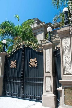 Portón frente a Plaza Sucre - Chile - Otros AMÉRICA del SUR. Foto No. 63841