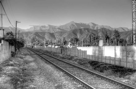 Railway track in Quillota, Chile -  - MORE IMAGES. Photo #63925