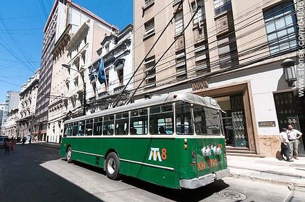 Trolleybus en la calle Prat - Chile - Otros AMÉRICA del SUR. Foto No. 64006