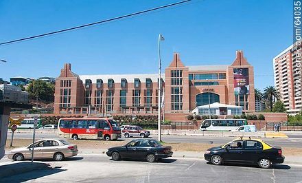 Universidad Tecnológica de Chile en la Avenida España y Bajada Bustos - Chile - Otros AMÉRICA del SUR. Foto No. 64035