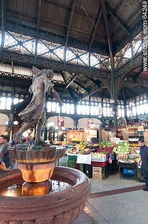 Estatua en el Mercado Central - Chile - Otros AMÉRICA del SUR. Foto No. 64249