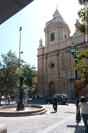 Fountain in front of the Santo Domingo Church - Chile - Others in SOUTH AMERICA. Photo #64280