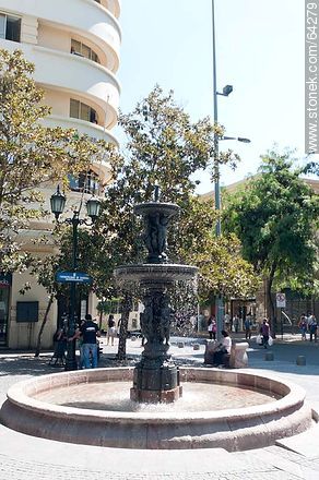 Fountain in front of the Santo Domingo Church - Chile - Others in SOUTH AMERICA. Photo #64279