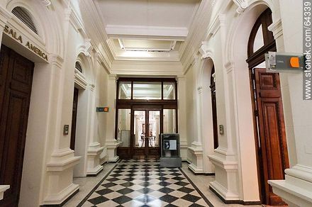Interior of the National Library. America Hall - Chile - Others in SOUTH AMERICA. Photo #64339