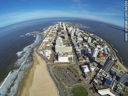 Foto aérea de las playas Brava y El Emir. Rambla Artigas. Calles 24 y Gorlero - Punta del Este y balnearios cercanos - URUGUAY. Foto No. 64559
