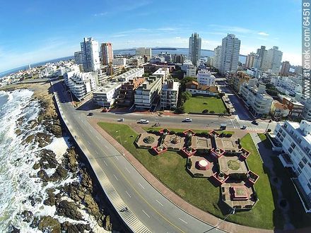 Aerial photo of the Plaza del Ingenio on Artigas street promenade and El Resalsero street - Punta del Este and its near resorts - URUGUAY. Foto No. 64518