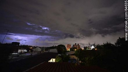 Thunderstorm in Montevideo - Department of Montevideo - URUGUAY. Foto No. 64635