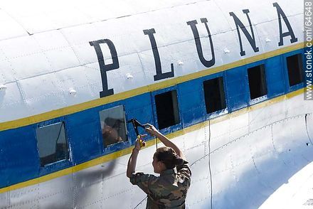 Refurbishing a Pluna Boeing DC-3 airplane - Department of Montevideo - URUGUAY. Foto No. 64648