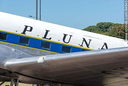 Restauración de un avión Boeing DC-3 de Pluna - Departamento de Montevideo - URUGUAY. Foto No. 64645