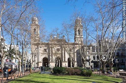Metropolitan Cathedral facing the Plaza Constitución - Department of Montevideo - URUGUAY. Photo #64833