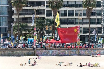 Electoral advertising prior to the national elections 2014. Pocitos beach - Department of Montevideo - URUGUAY. Foto No. 64917