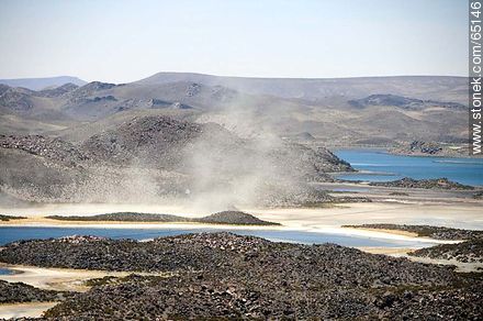 Viento sobre las lagunas de Cotacotani - Chile - Otros AMÉRICA del SUR. Foto No. 65146
