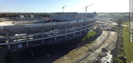 Aerial photo of the progress of the construction of the stadium of Club A. Peñarol to August 15, 2015 -  - URUGUAY. Foto No. 65009