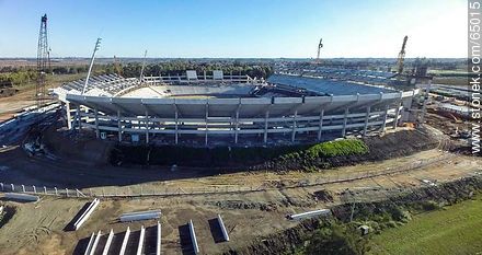 Foto aérea del avance de obra de construcción del estadio del Club A. Peñarol al 15 de agosto de 2015 -  - URUGUAY. Foto No. 65015