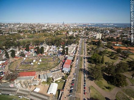 Vista aérea de la Exposición de la Asociación Rural del Uruguay en 2015. Av. Buschental - Departamento de Montevideo - URUGUAY. Foto No. 65022