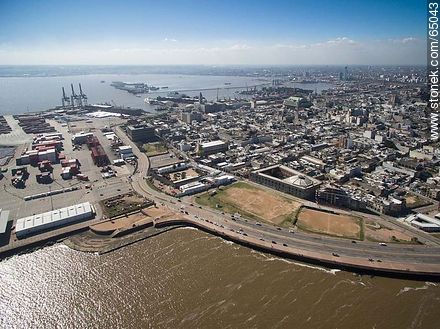 Aerial photo of a section of the Ciudad Vieja - Department of Montevideo - URUGUAY. Foto No. 65043