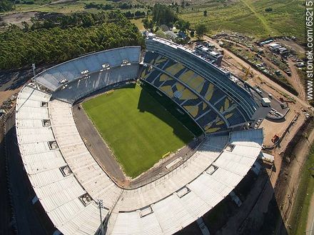 Etapa final de la construcción del estadio del Club Atlético Peñarol. Feb 2016 -  - URUGUAY. Foto No. 65215
