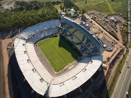 Etapa final de la construcción del estadio del Club Atlético Peñarol. Feb 2016 -  - URUGUAY. Foto No. 65216