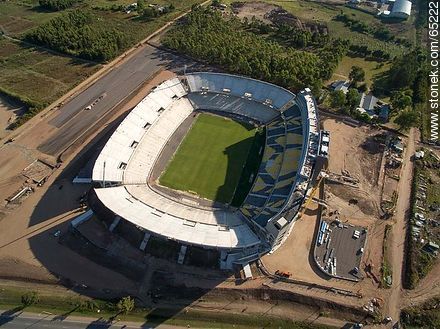 Etapa final de la construcción del estadio del Club Atlético Peñarol. Feb 2016 -  - URUGUAY. Foto No. 65222
