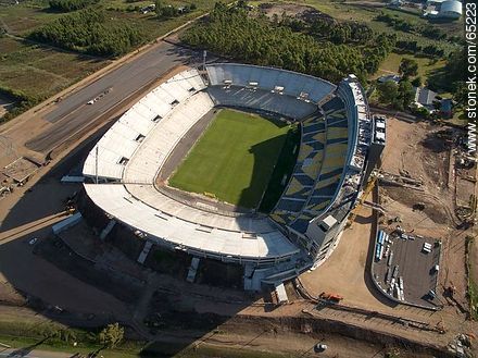 Etapa final de la construcción del estadio del Club Atlético Peñarol. Feb 2016 -  - URUGUAY. Foto No. 65223