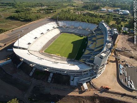 Etapa final de la construcción del estadio del Club Atlético Peñarol. Feb 2016 -  - URUGUAY. Foto No. 65225