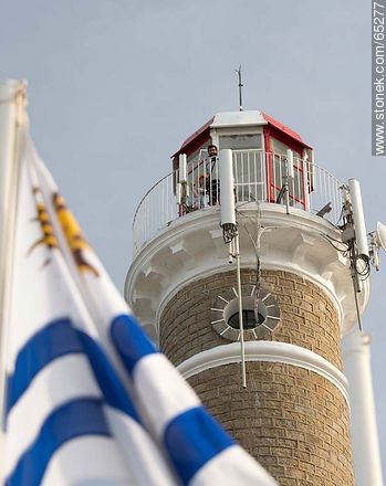 Uruguayan flag and lighthouse in Jose Ignacio - Punta del Este and its near resorts - URUGUAY. Foto No. 65277