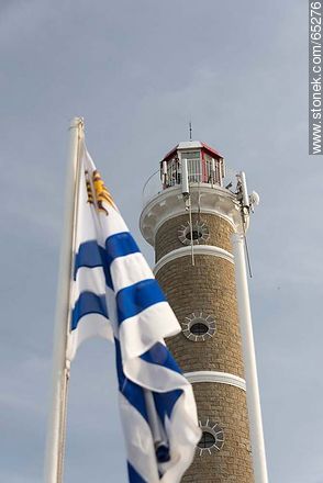 Uruguayan flag and lighthouse in Jose Ignacio - Punta del Este and its near resorts - URUGUAY. Foto No. 65276