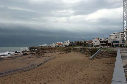 Playa de los Ingleses with stormy clouds - Punta del Este and its near resorts - URUGUAY. Foto No. 65293