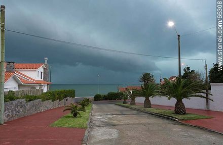 Storm on the Peninsula - Punta del Este and its near resorts - URUGUAY. Foto No. 65308
