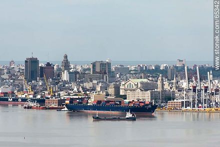 Buildings of Customs, Navy, Banco República, Radisson, Palacio Salvo and others. Port - Department of Montevideo - URUGUAY. Photo #65342