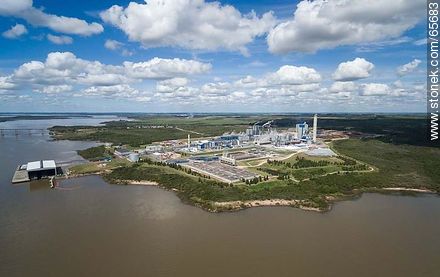 Aerial view of the UPM cellulose pulp processing plant - Rio Negro - URUGUAY. Foto No. 65683
